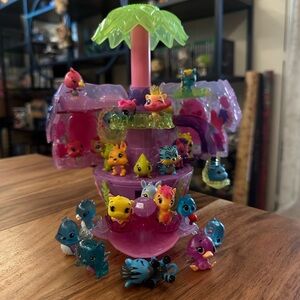 Spin master Hatchimals Colleggtibles 19126 Secret Scene Playground Purple Egg